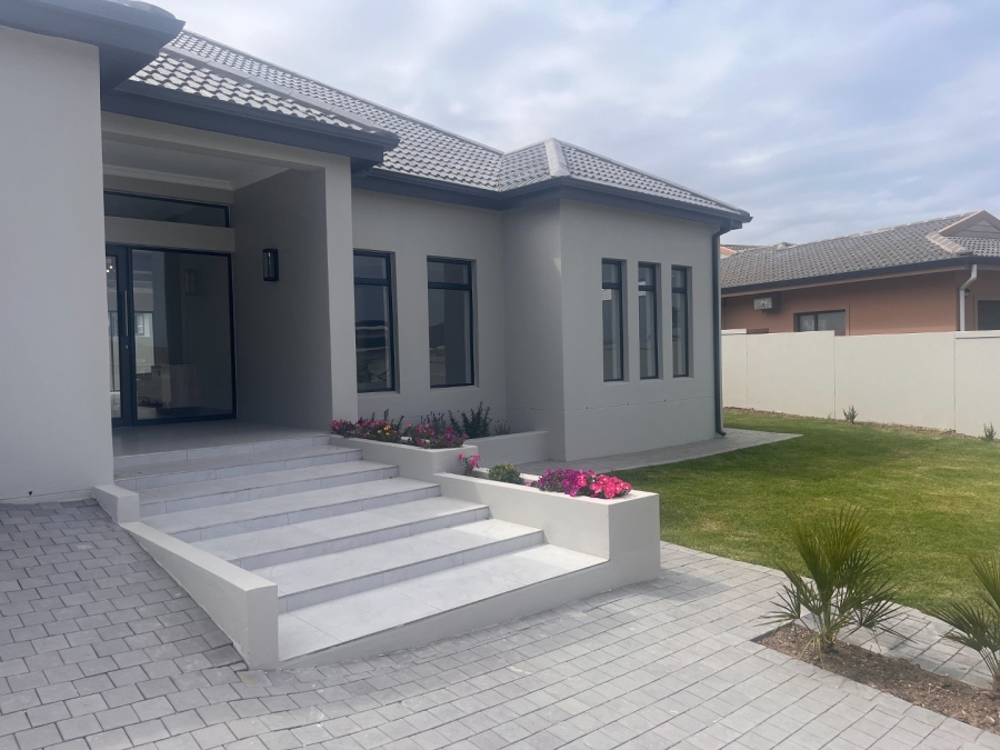 4 Bedroom Property for Sale in Fountains Estate Eastern Cape